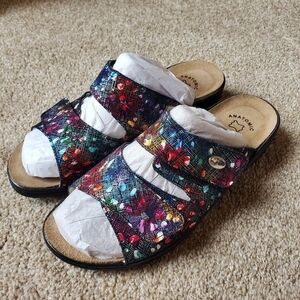 Flexus Bellasa Womens Slide Sandal. Size 8.5 (40)